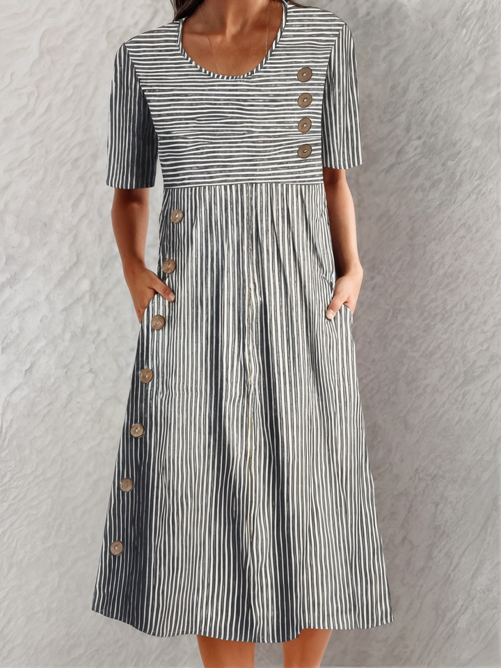 Gestreiftes Sommerkleid